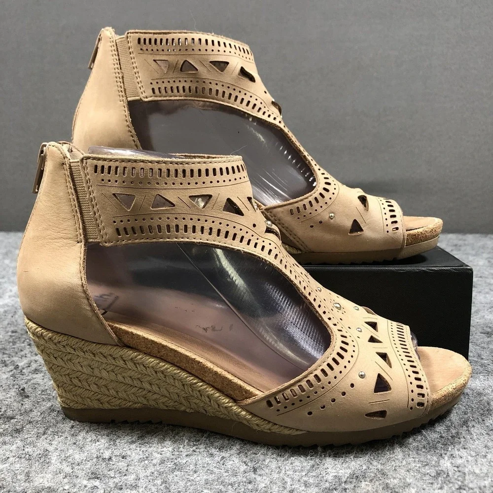 Earth Espadrille Wedge‎ Sandals Womens 8 Beige Leather Cutout Zip Studded